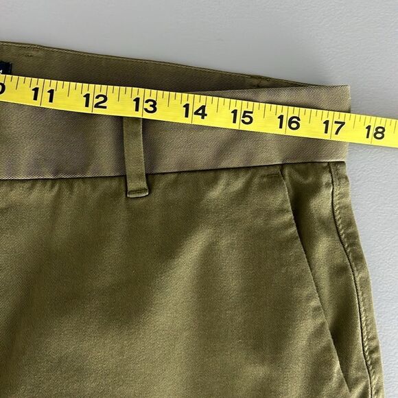 Everlane The Performance Chino | Uniform Slim Fit in DEEP MOSS GREEN - Picture 8 of 12